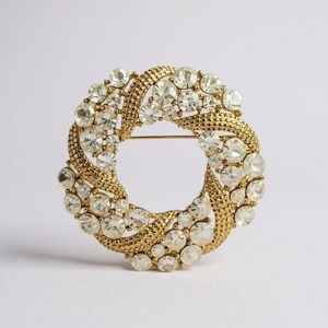 Lisner Wreath‎ Clear Rhinestone Brooch Gold Tone Twisted Retro Vintage